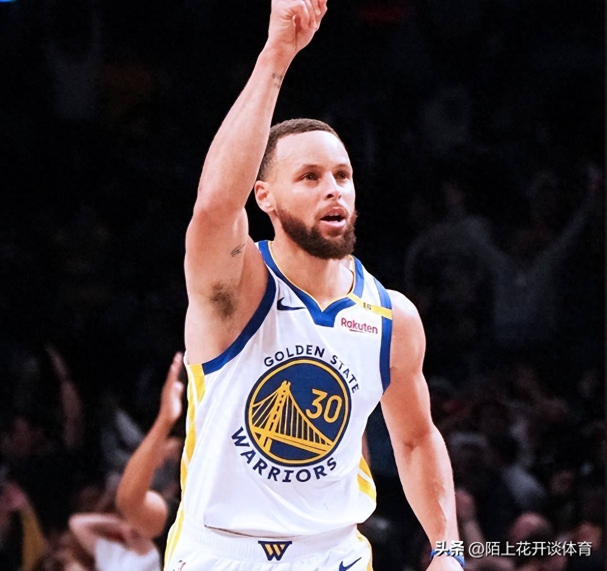 包含库里陷入低谷，球队未来可期连败，勇士球队命运悬念！的词条