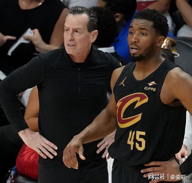 包含火箭复出首战，猛龙状态火爆，米切尔成为焦点！的词条