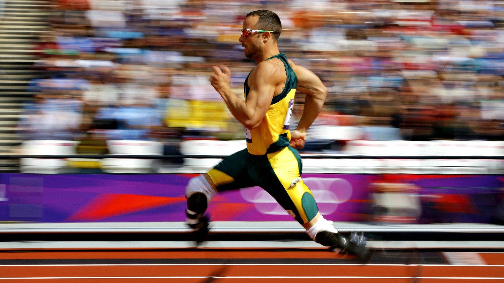 包含SKT观众热烈欢呼！，阿扎伦卡迎来二十赛季出色发挥再创辉煌时刻的词条